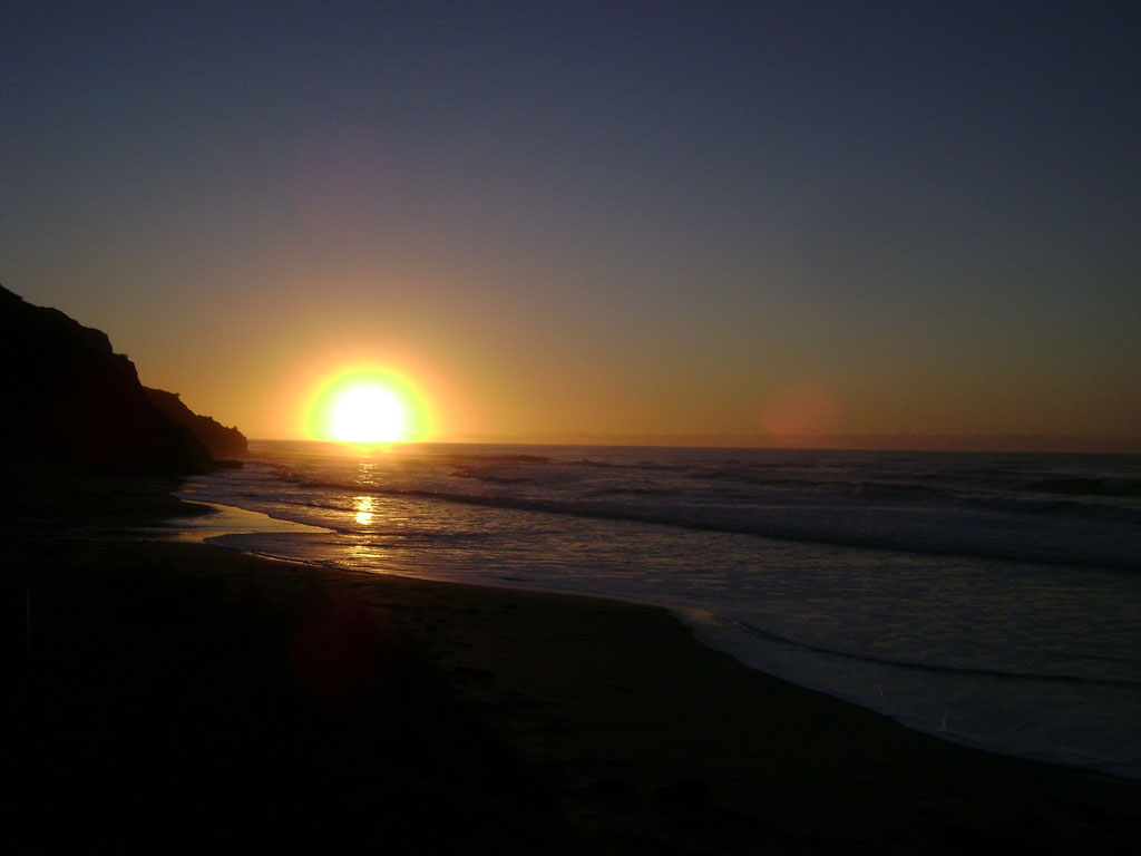 Picture of Sunrise surf in NZ, LastZession.com